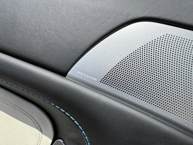 Used 2011 Aston Martin V12 Vantage Coupe image 23