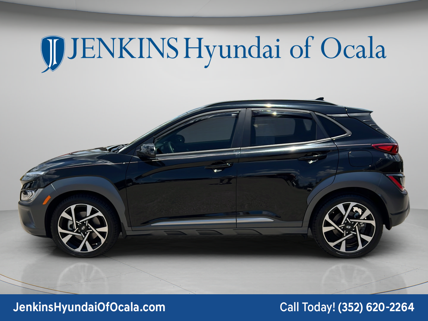 Certified 2022 Hyundai Kona Limited w/ Cargo Package FWD image 6