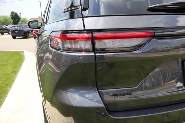 New 2026 Jeep Grand Cherokee Summit AWD/4WD image 34