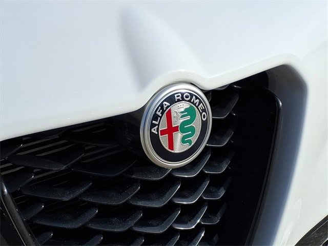 Used 2024 Alfa Romeo Stelvio Veloce image 24