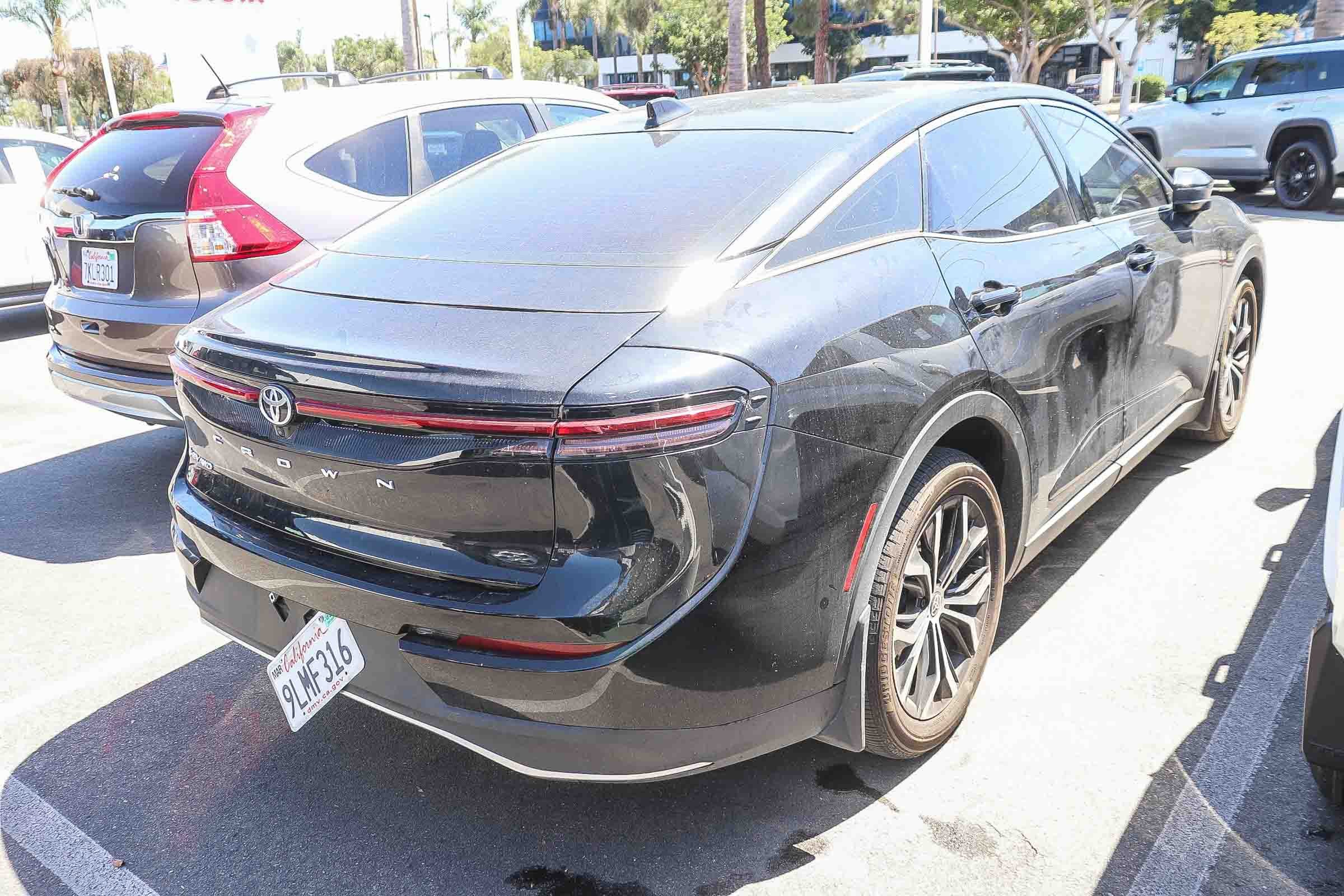 Used 2024 Toyota Crown XLE w/ Carpet Mat Package (TMS) AWD/4WD image 8
