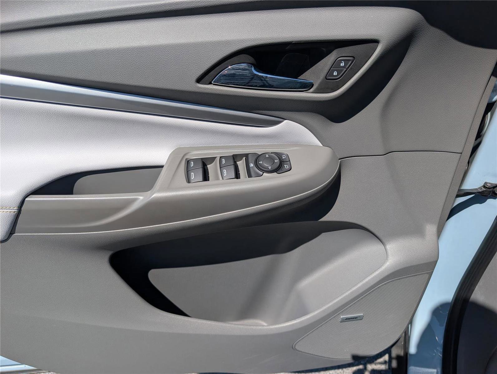 Used 2023 Chevrolet Bolt EUV Premier w/ Sun & Sound Package FWD image 18