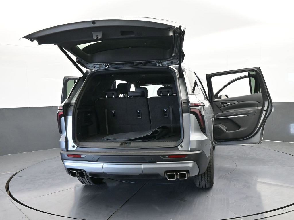 Used 2025 Chevrolet Traverse LT image 76