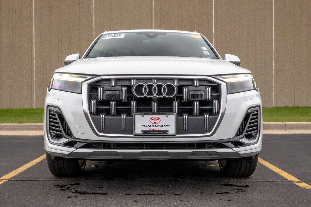 Used 2025 Audi Q7 3.0T Premium Plus AWD/4WD image 3