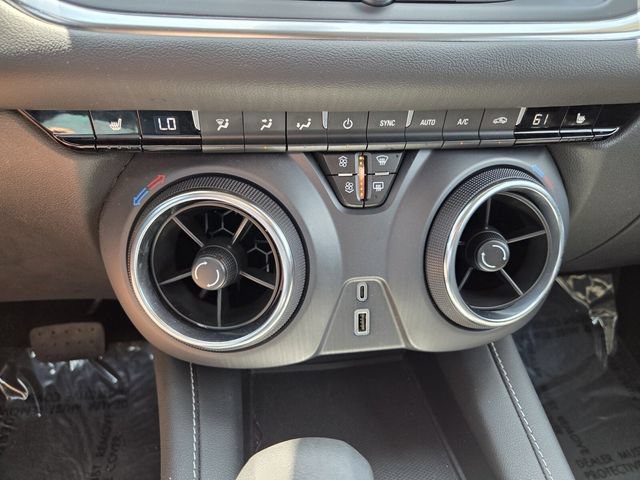 Used 2025 Chevrolet Blazer LT FWD image 25