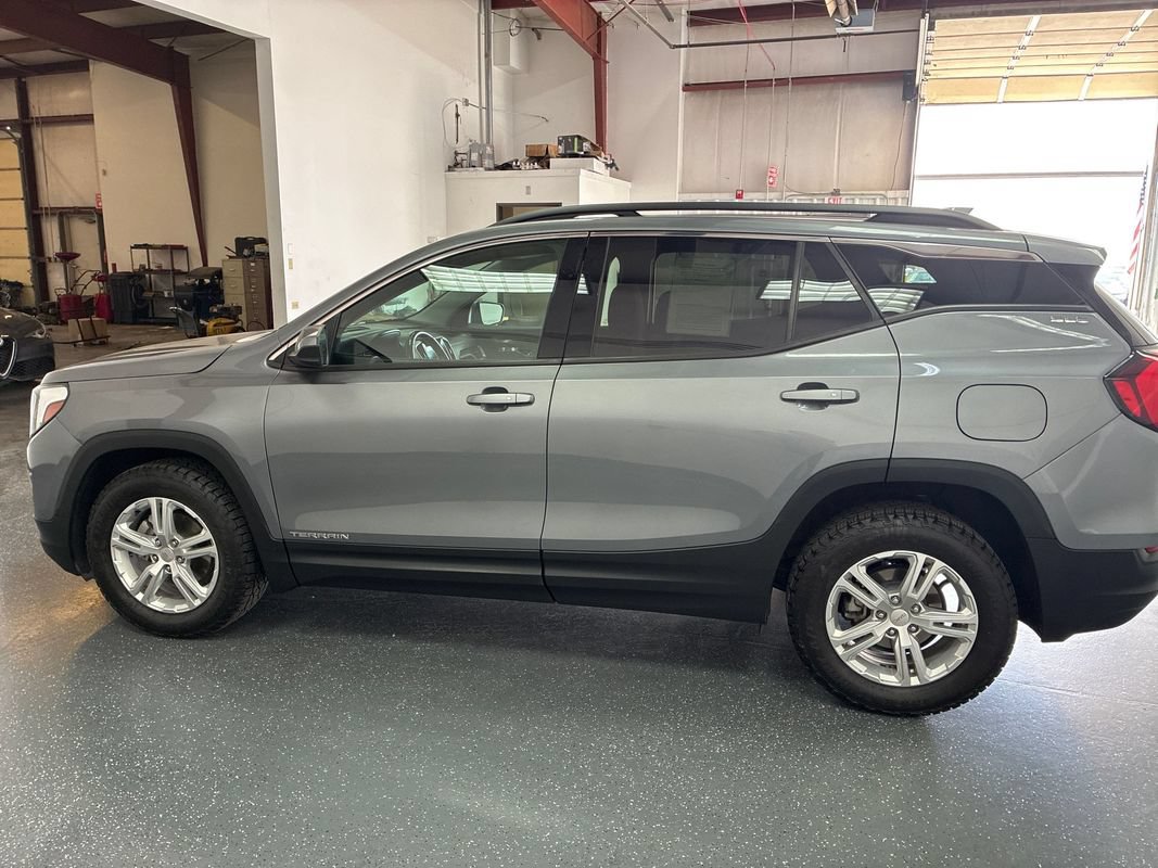 Used 2020 GMC Terrain SLE w/ Driver Convenience Package AWD/4WD image 7