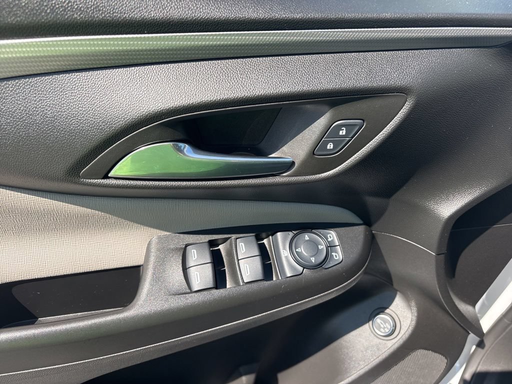 Used 2025 Buick Envista Avenir FWD image 12