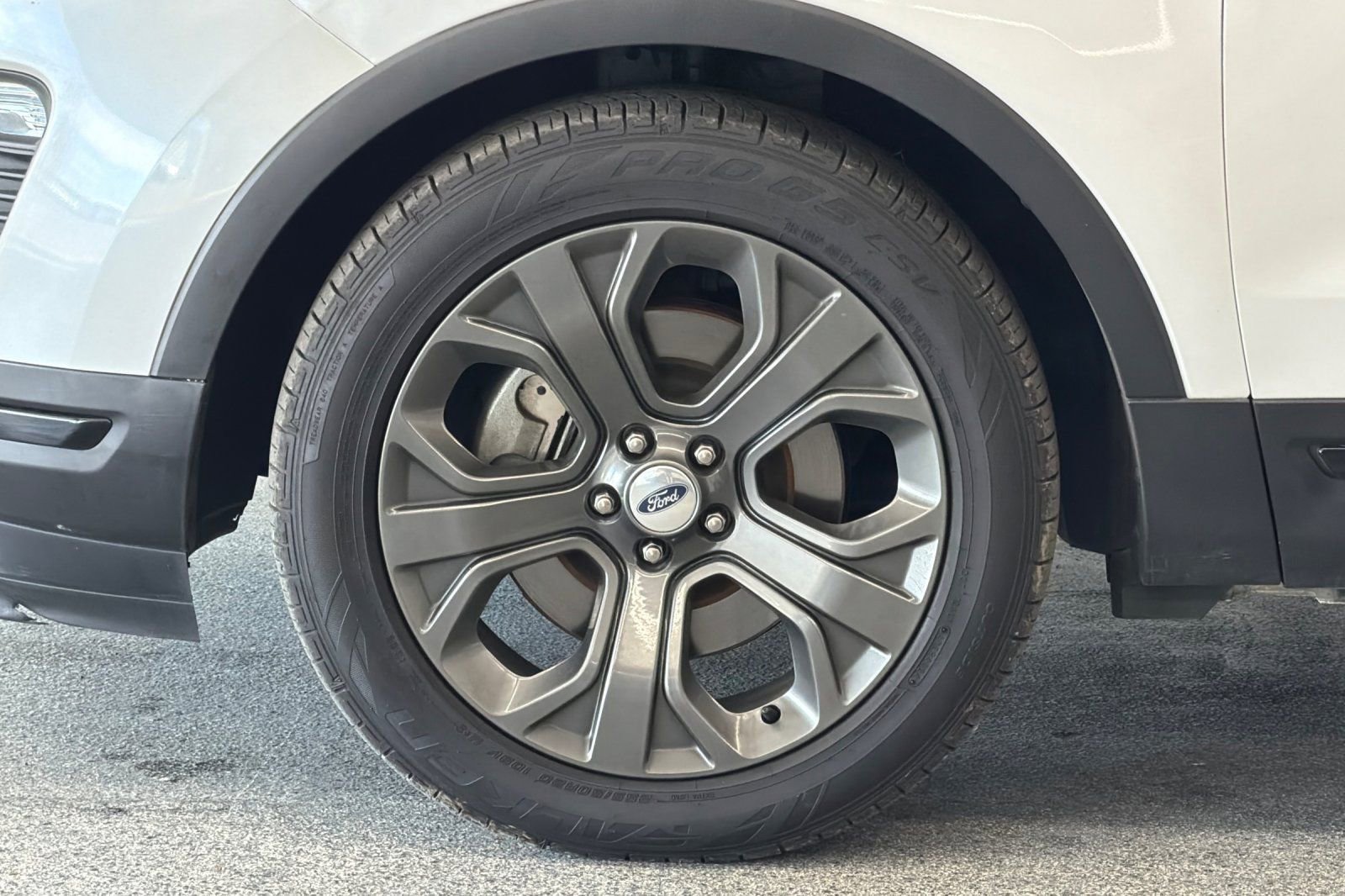Used 2018 Ford Explorer Sport w/ Equipment Group 401A AWD/4WD image 26