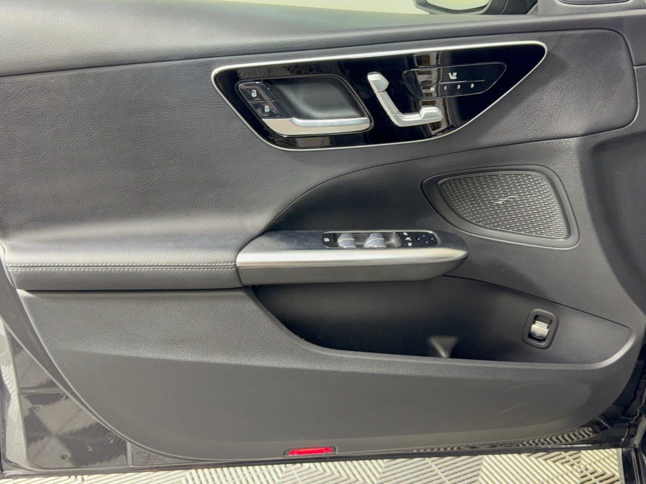 Used 2023 Mercedes-Benz C 300 Sedan image 14