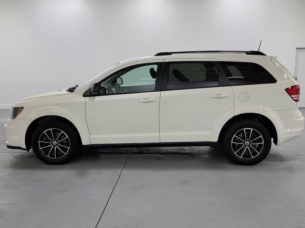 Used 2018 Dodge Journey SE w/ Connectivity Group FWD image 5
