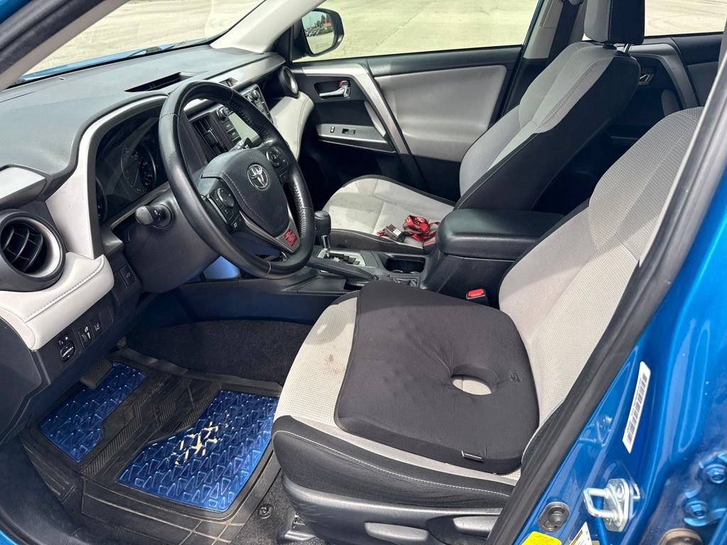 Used 2017 Toyota RAV4 XLE FWD image 6
