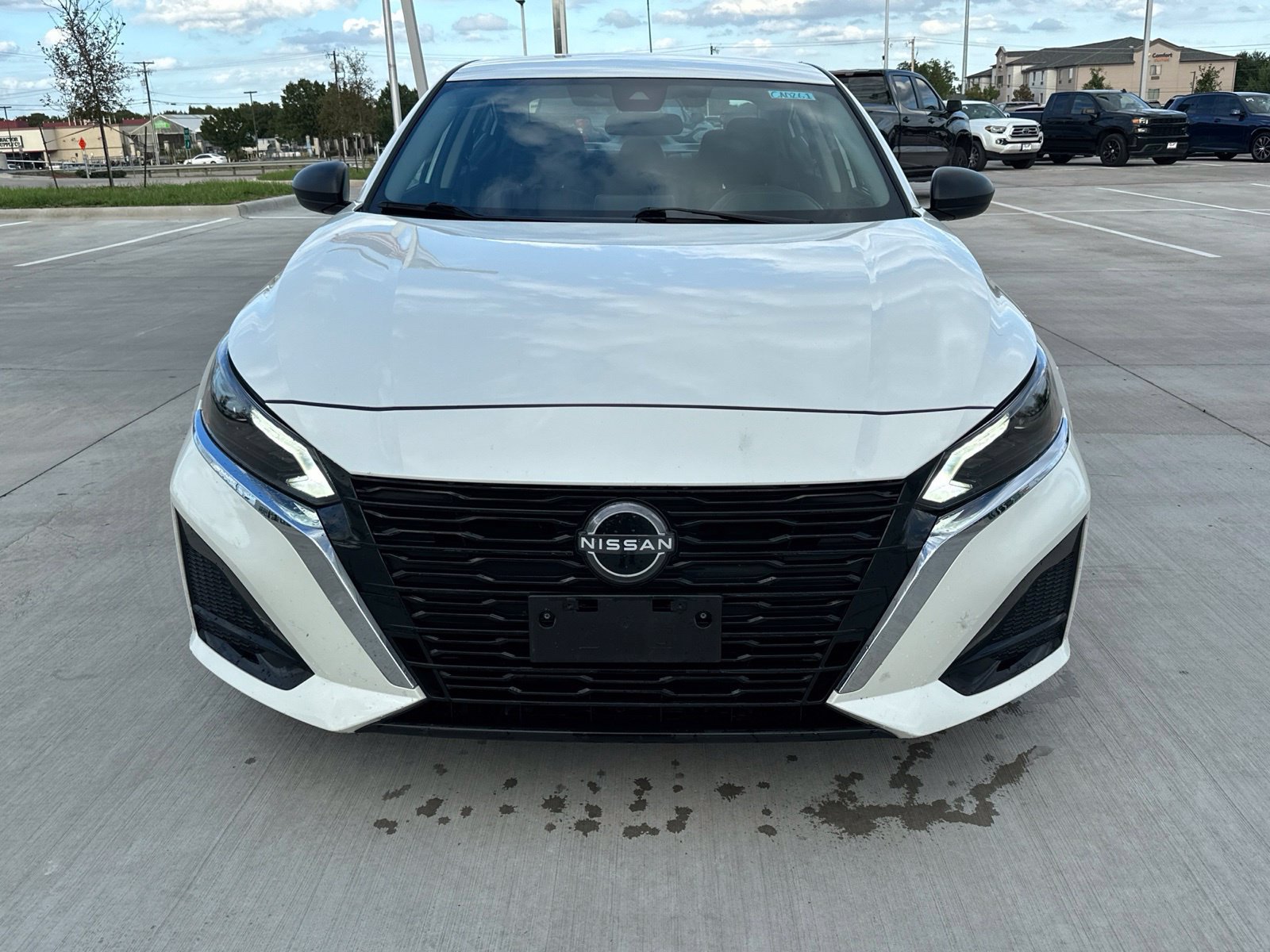 Used 2024 Nissan Altima 2.5 SV FWD image 8
