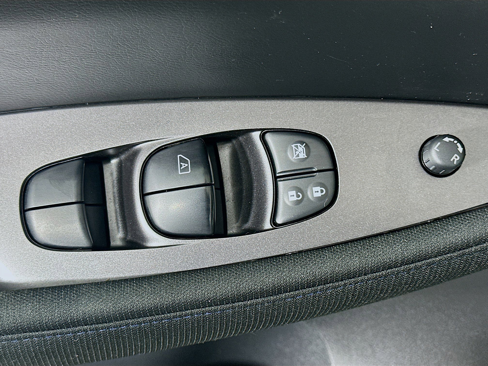 Used 2023 Nissan Leaf S image 15