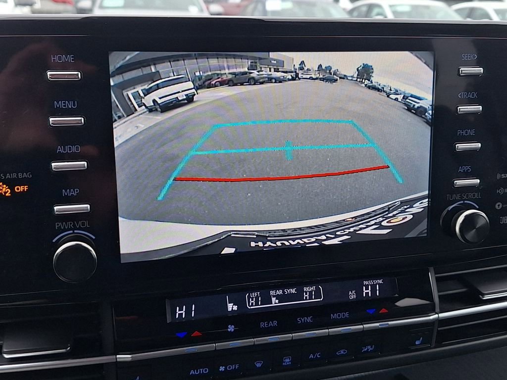 Used 2023 Toyota Sienna XSE w/ XSE Plus Package image 19