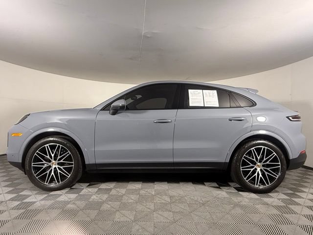 Used 2025 Porsche Cayenne Coupe AWD/4WD image 3