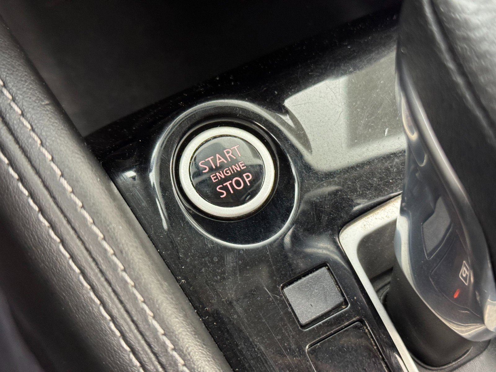 Used 2019 Nissan Kicks SV image 25
