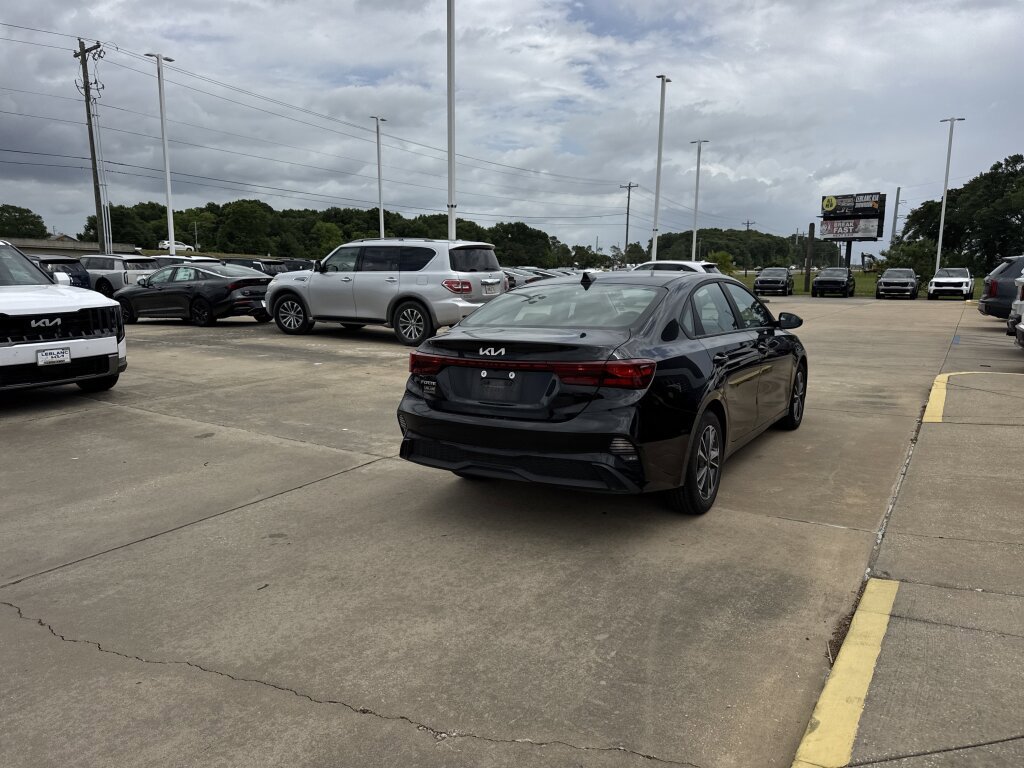 Certified 2024 Kia Forte LXS FWD image 15