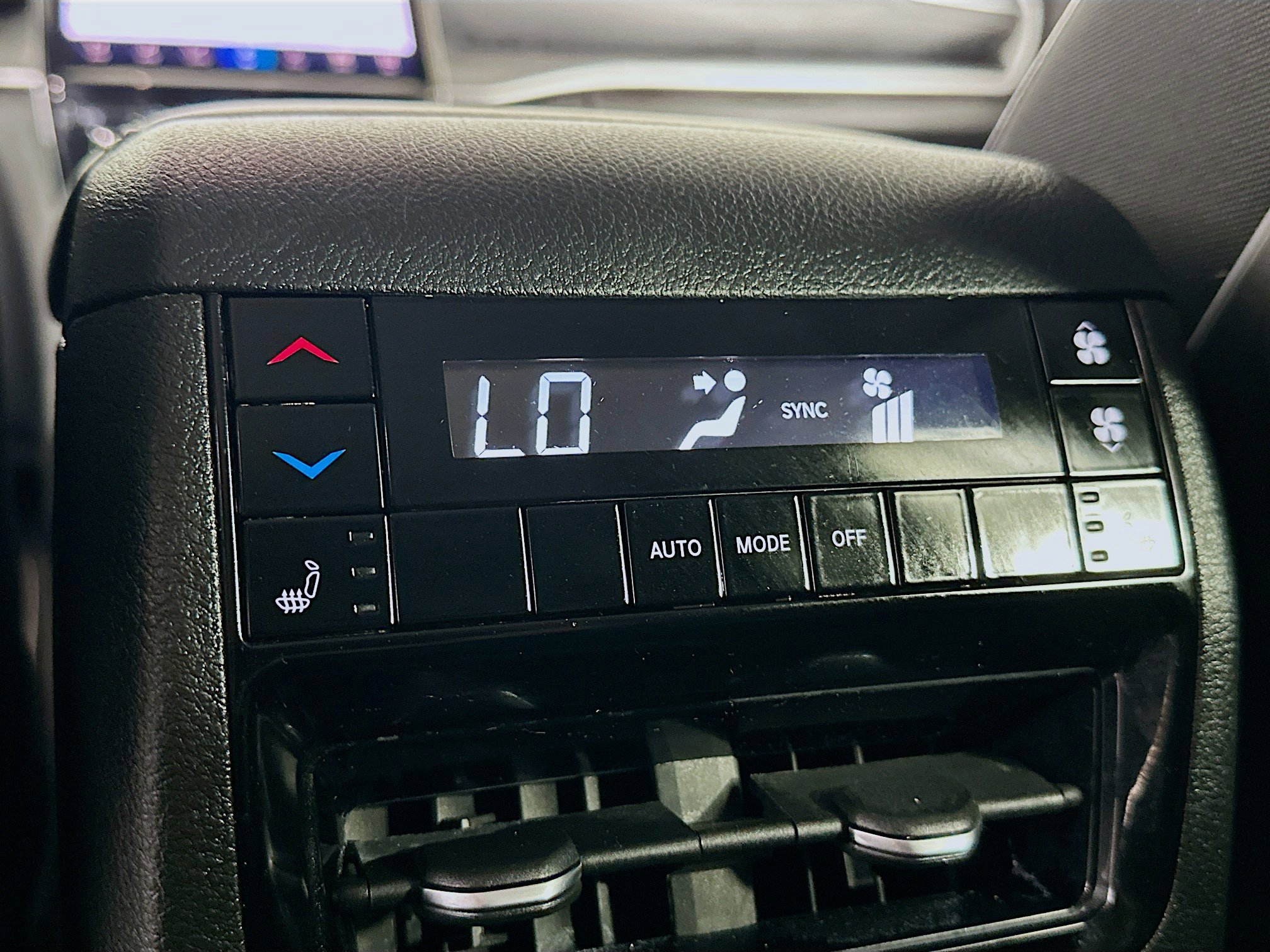 Used 2023 Jeep Grand Cherokee L Limited AWD/4WD image 27