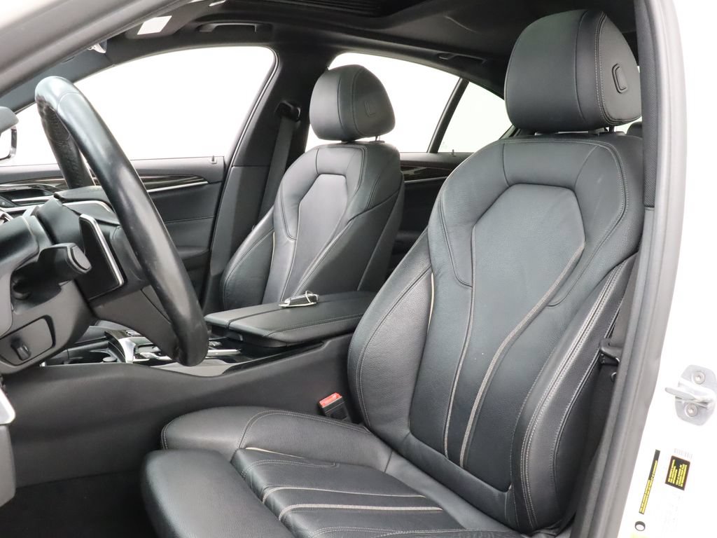 Used 2019 BMW 530i w/ Convenience Package RWD image 12