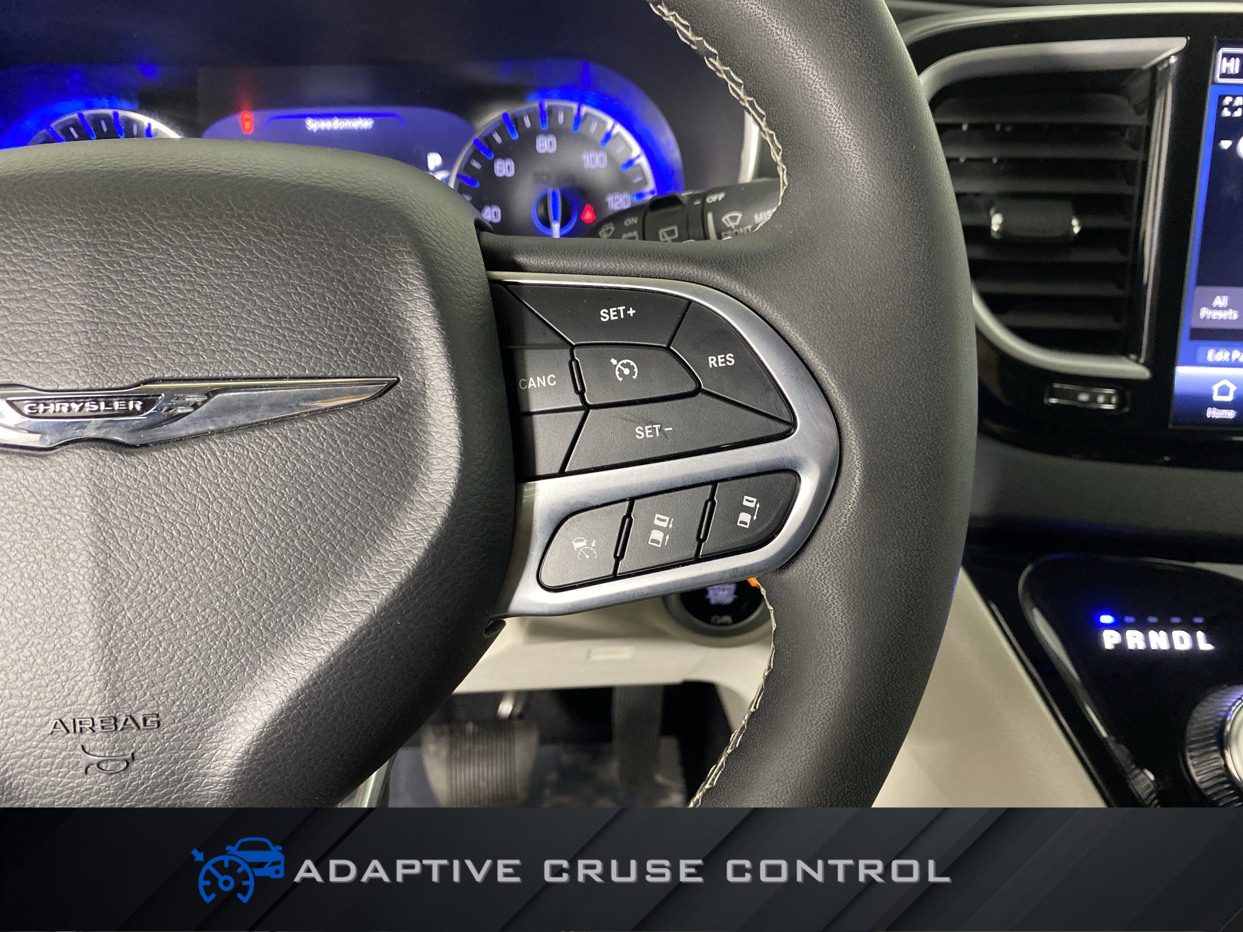 Used 2024 Chrysler Pacifica Touring-L image 23