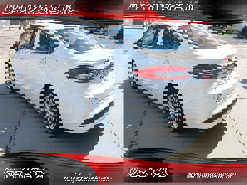 Used 2018 Ford Fusion SE FWD image 29