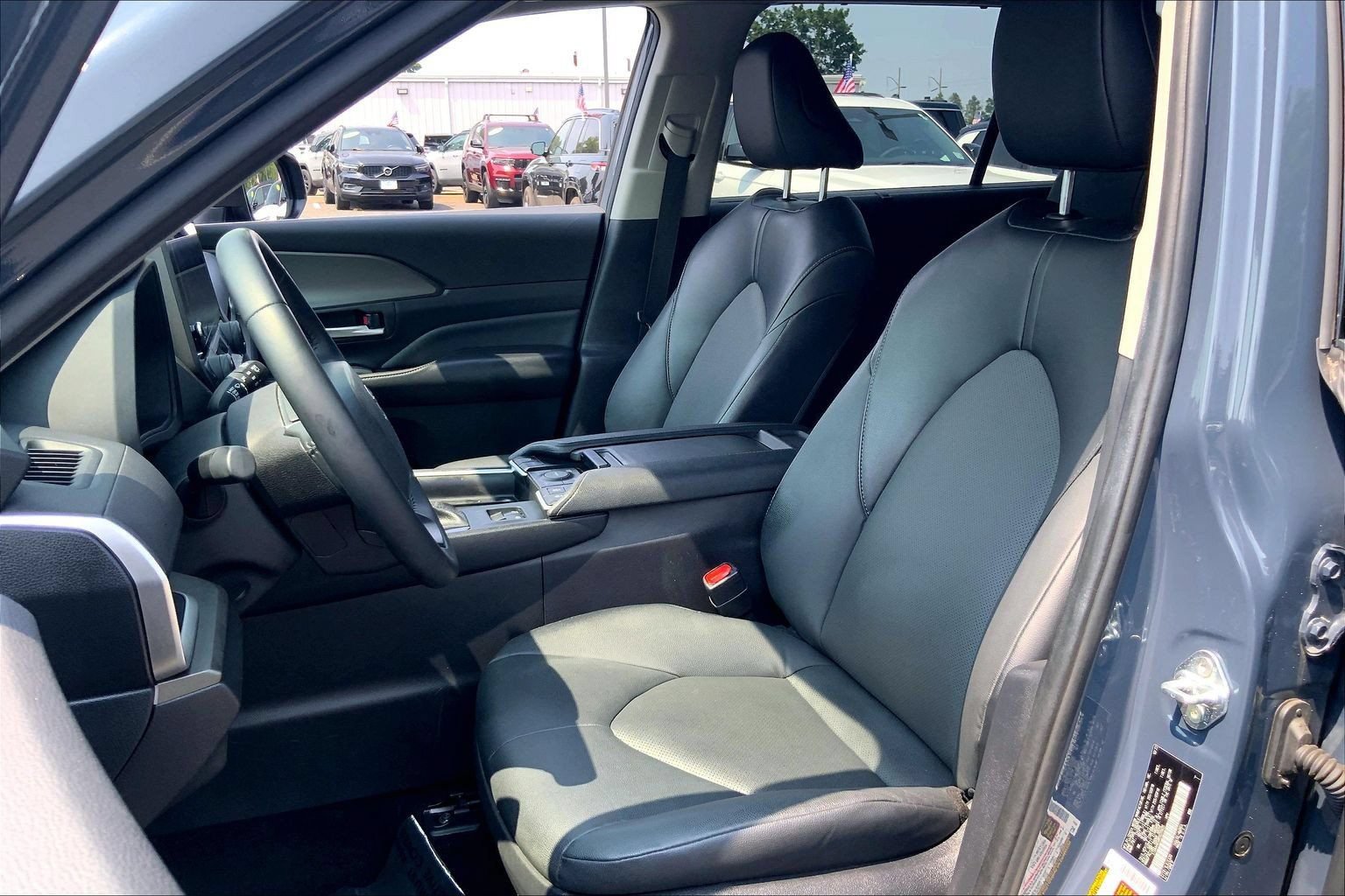 Used 2024 Toyota Grand Highlander AWD image 8