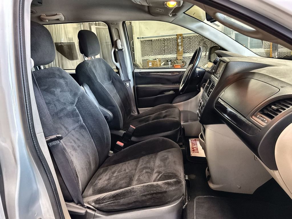 Used 2017 Dodge Grand Caravan SE w/ Power Window Group image 30