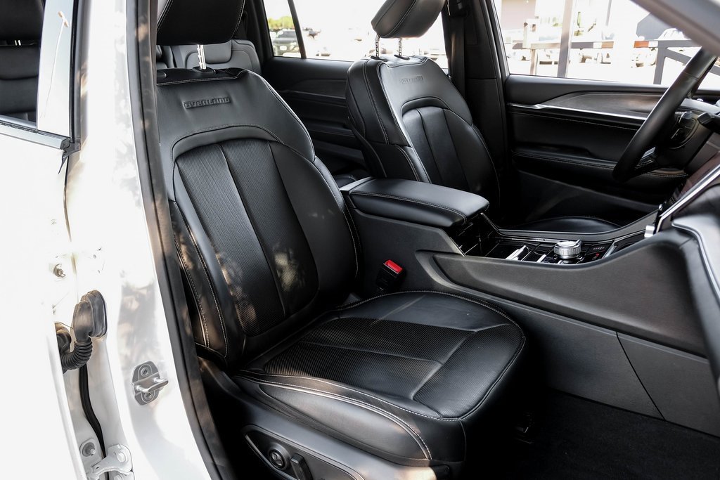 Used 2022 Jeep Grand Cherokee L Overland w/ MOPAR Finishing Package image 45