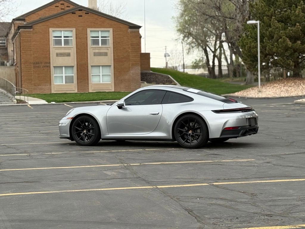 Used 2025 Porsche 911 Carrera image 7