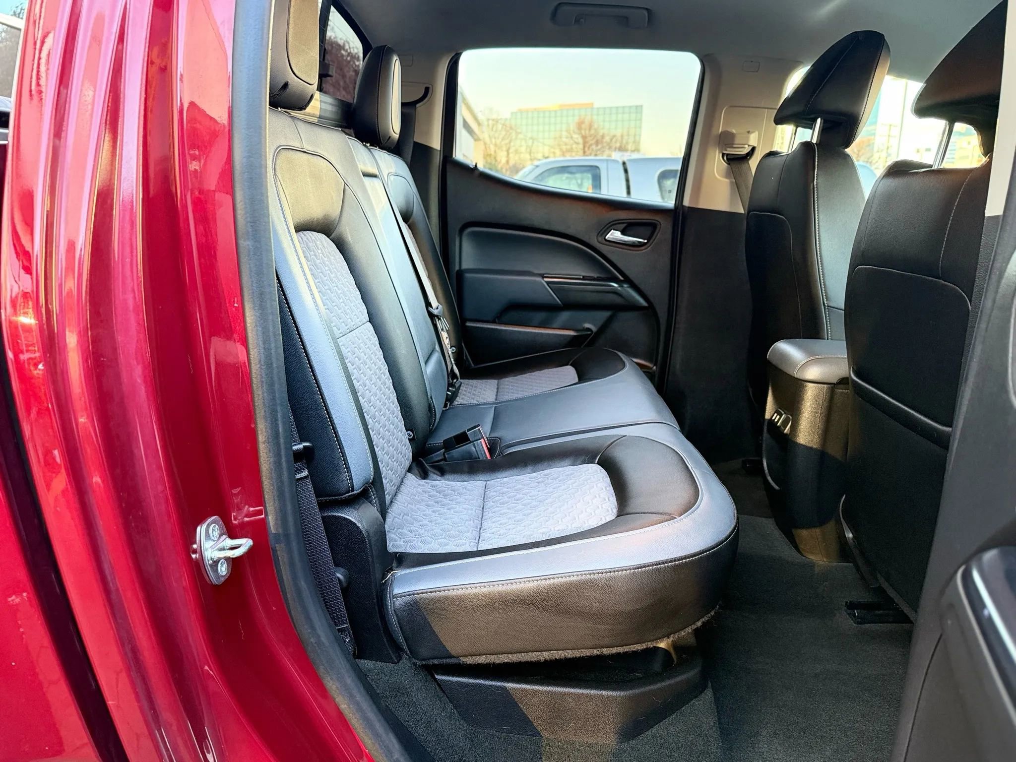 Used 2017 Chevrolet Colorado Z71 image 29