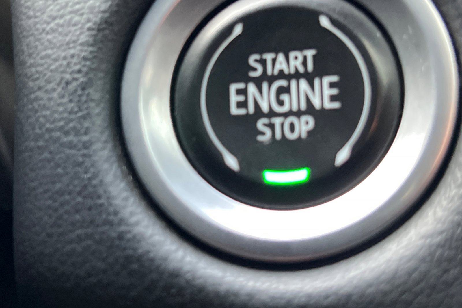 Used 2022 Chevrolet Suburban Z71 image 34