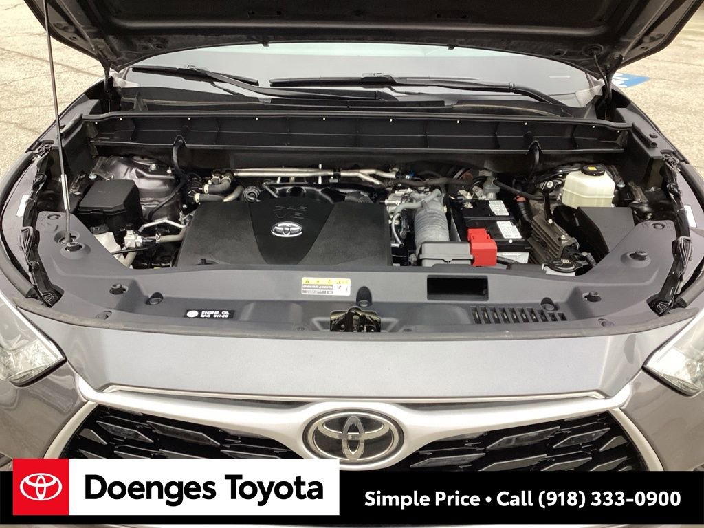Used 2022 Toyota Highlander XLE image 23