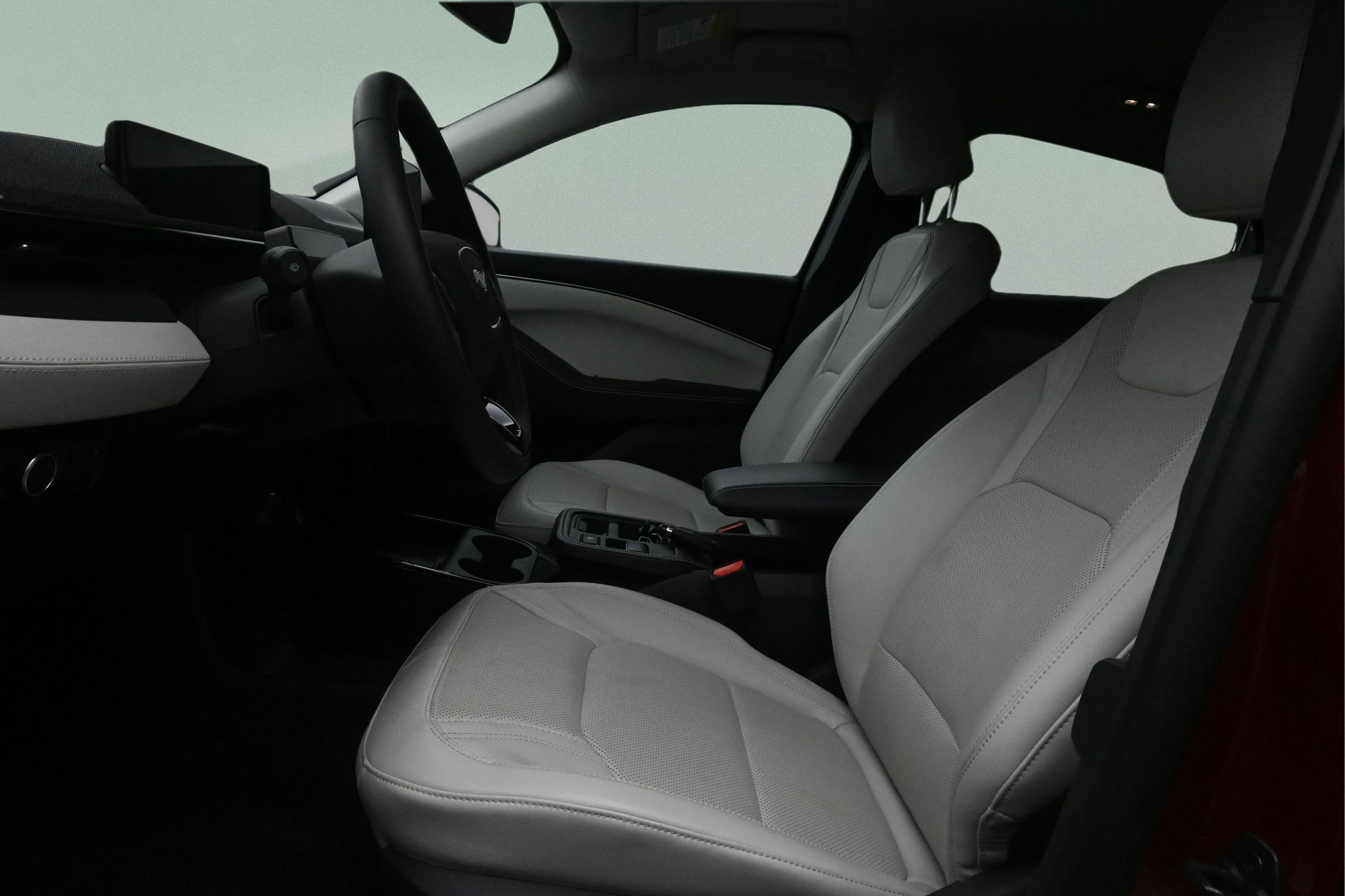 Used 2025 Ford Mustang Mach-E Premium RWD image 15