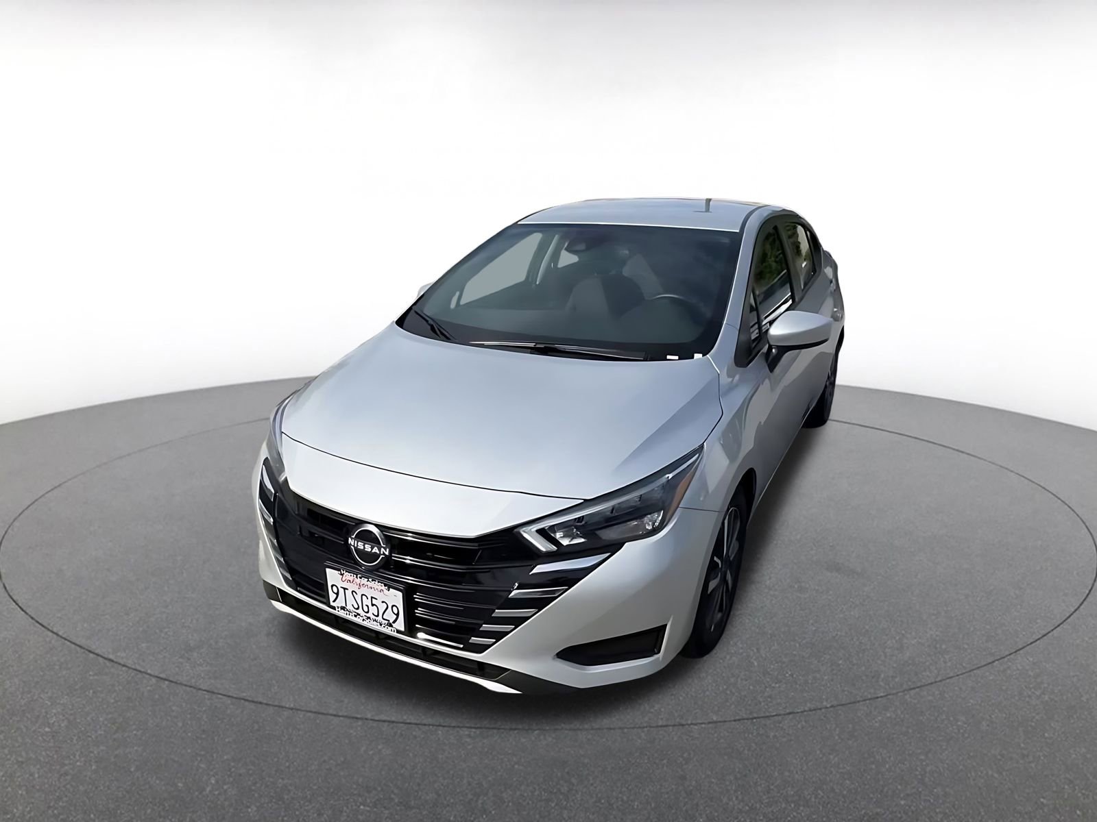 Used 2025 Nissan Versa SV FWD image 7