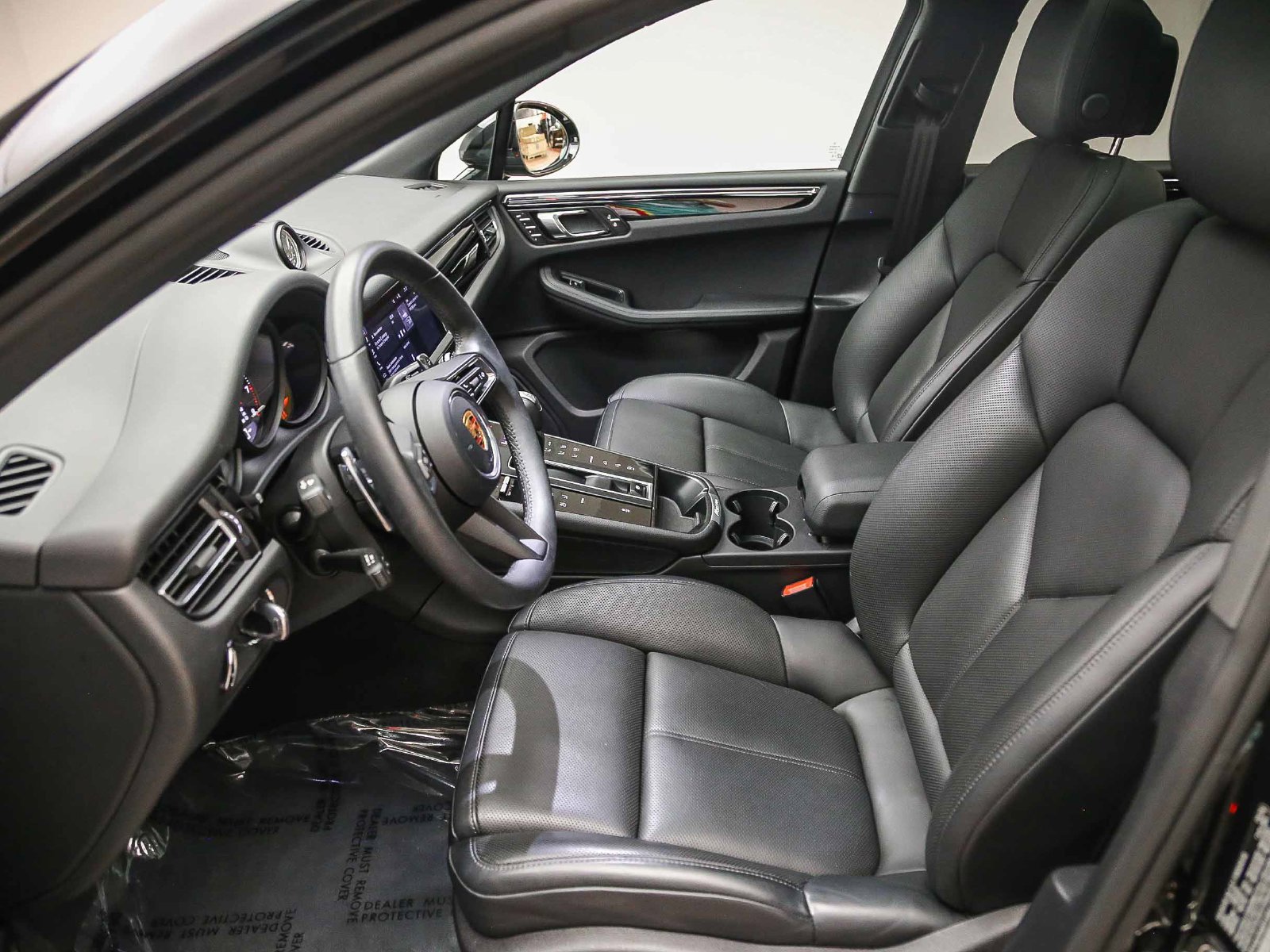 Certified 2026 Porsche Macan AWD/4WD image 21