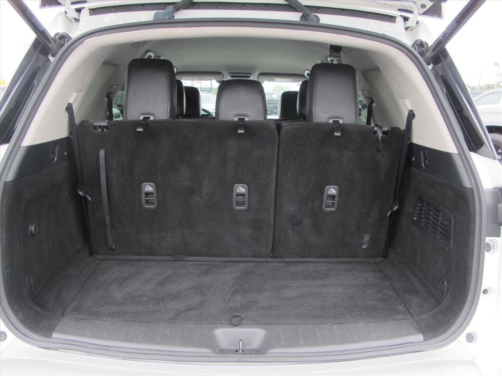 Used 2023 Nissan Pathfinder SL w/ Lighting Package (N92) FWD image 17