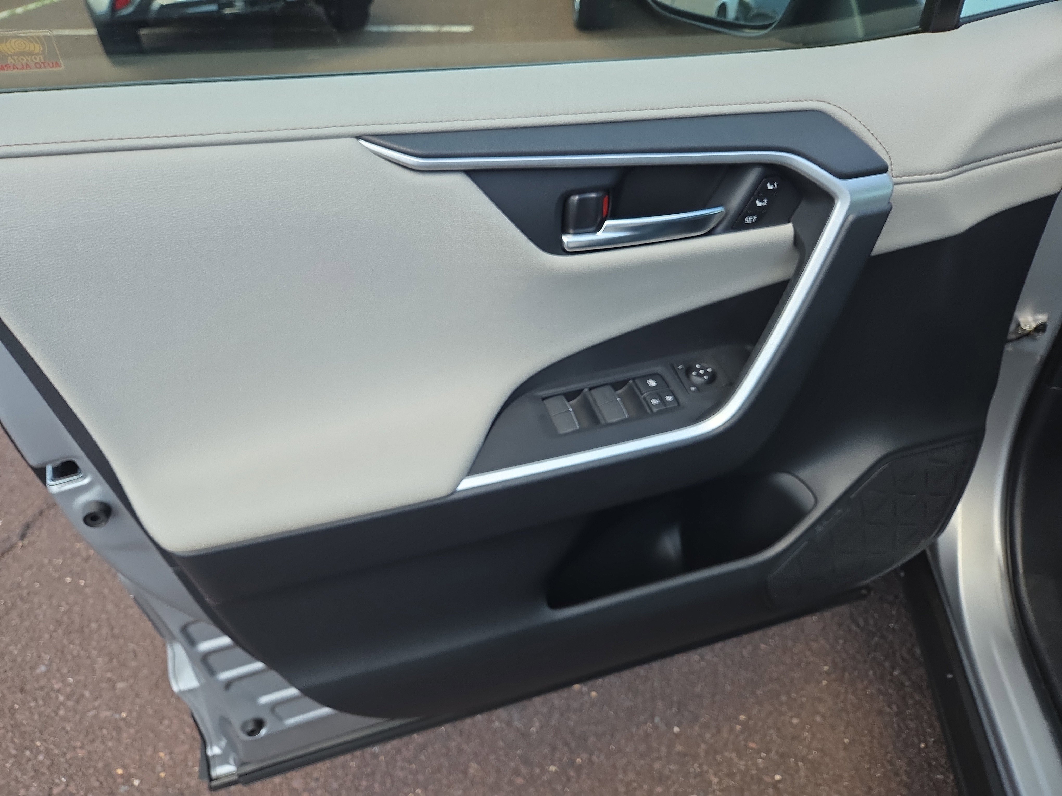 Used 2023 Toyota RAV4 Limited AWD/4WD image 14