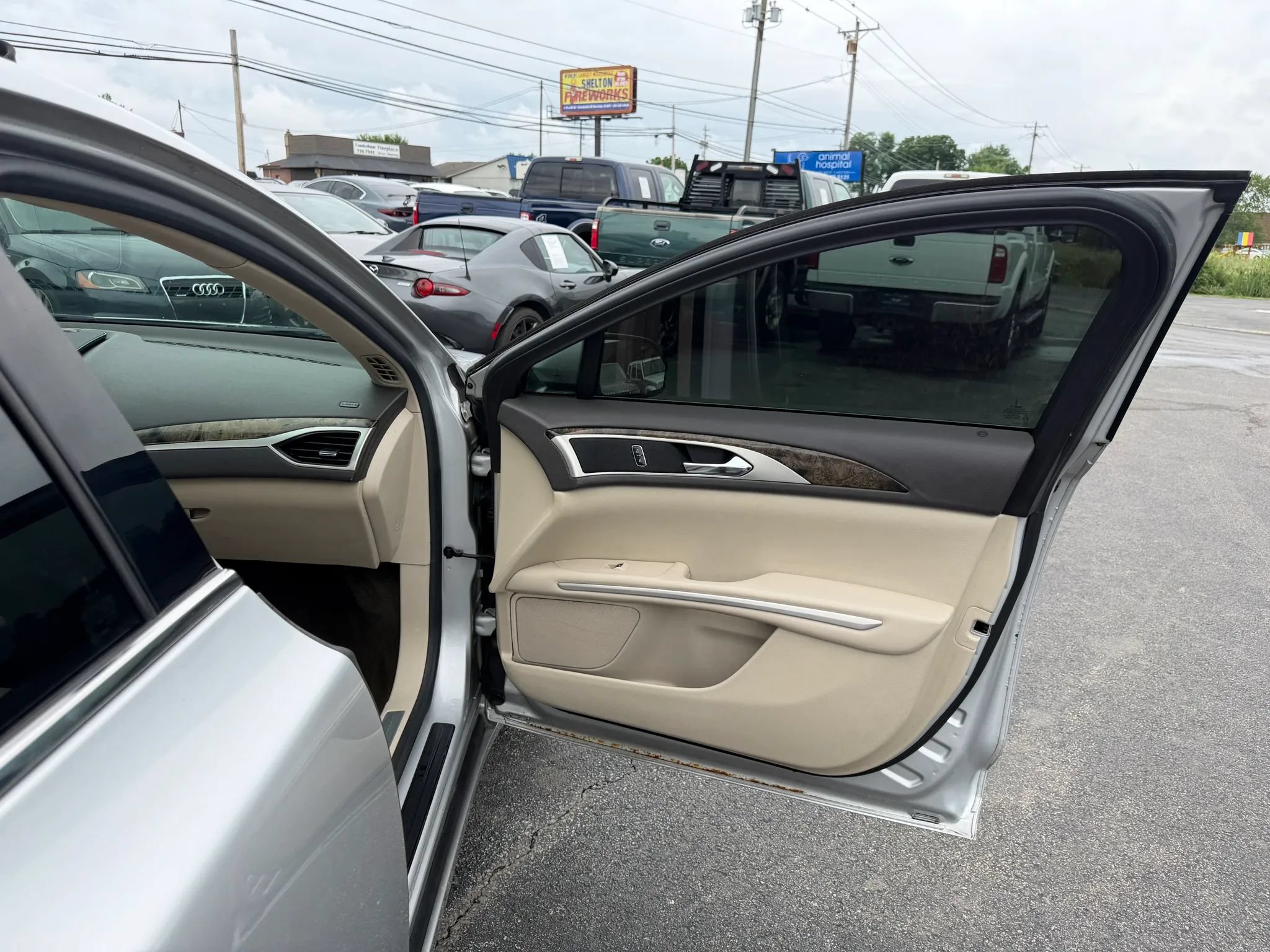 Used 2016 Lincoln MKZ w/ Equipment Group 200A Select FWD image 40