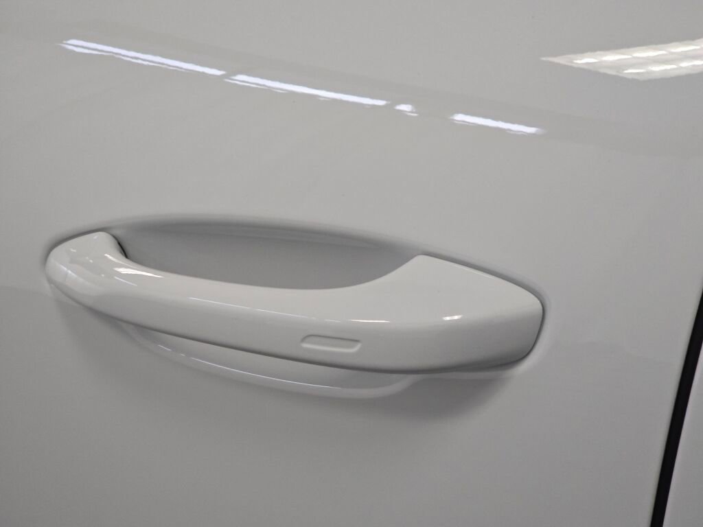 New 2026 Porsche Cayenne GTS image 25