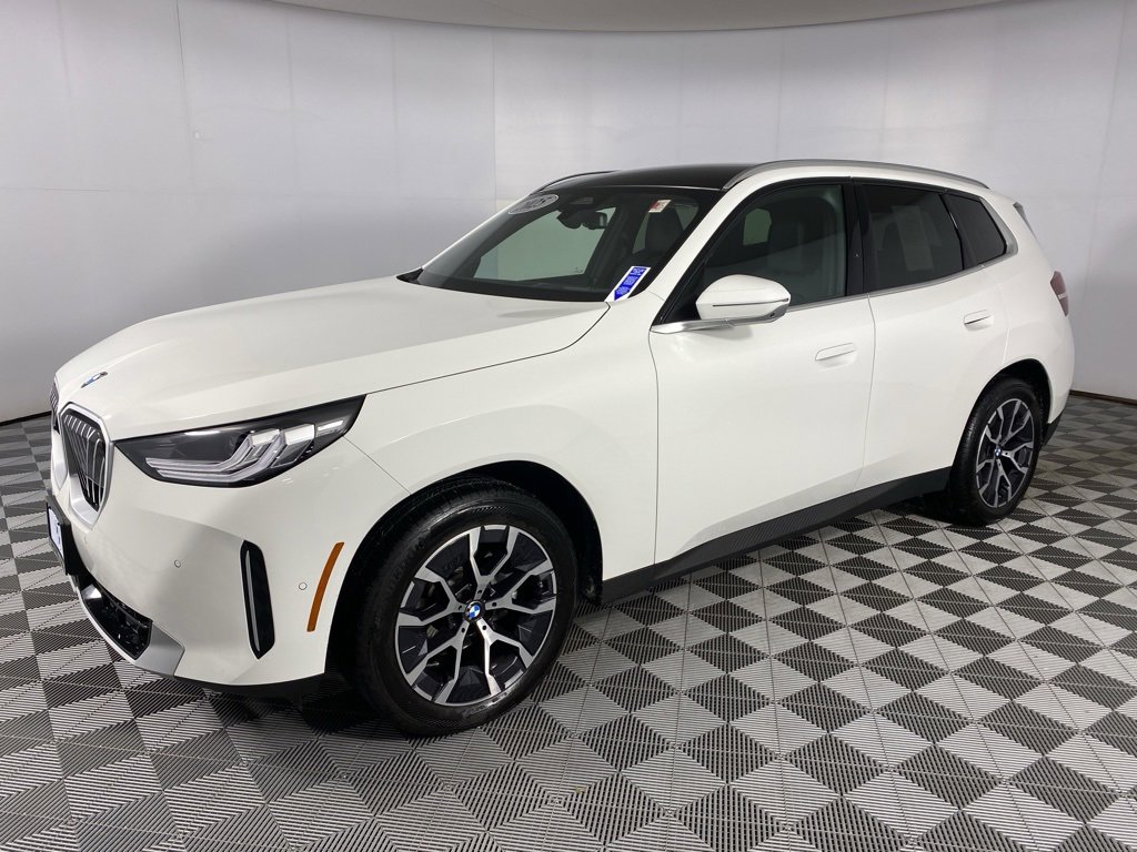 Used 2025 BMW X3 xDrive30i w/ Premium Package image 5