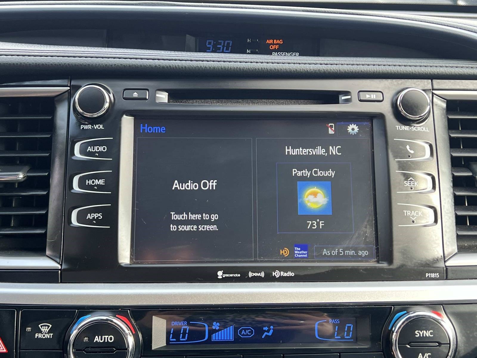 Used 2019 Toyota Highlander Plus FWD image 31