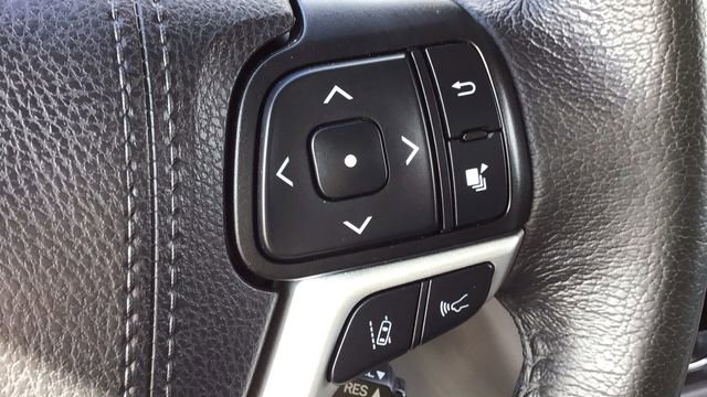 Used 2020 Toyota Sienna XLE image 24