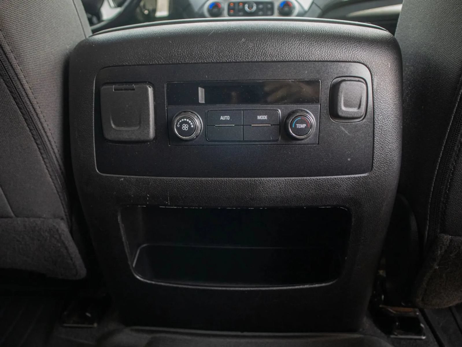 Used 2020 GMC Yukon SLE AWD/4WD image 22
