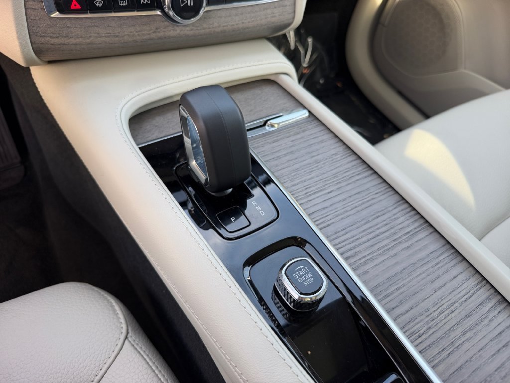 Certified 2024 Volvo XC90 B6 Plus AWD/4WD image 25