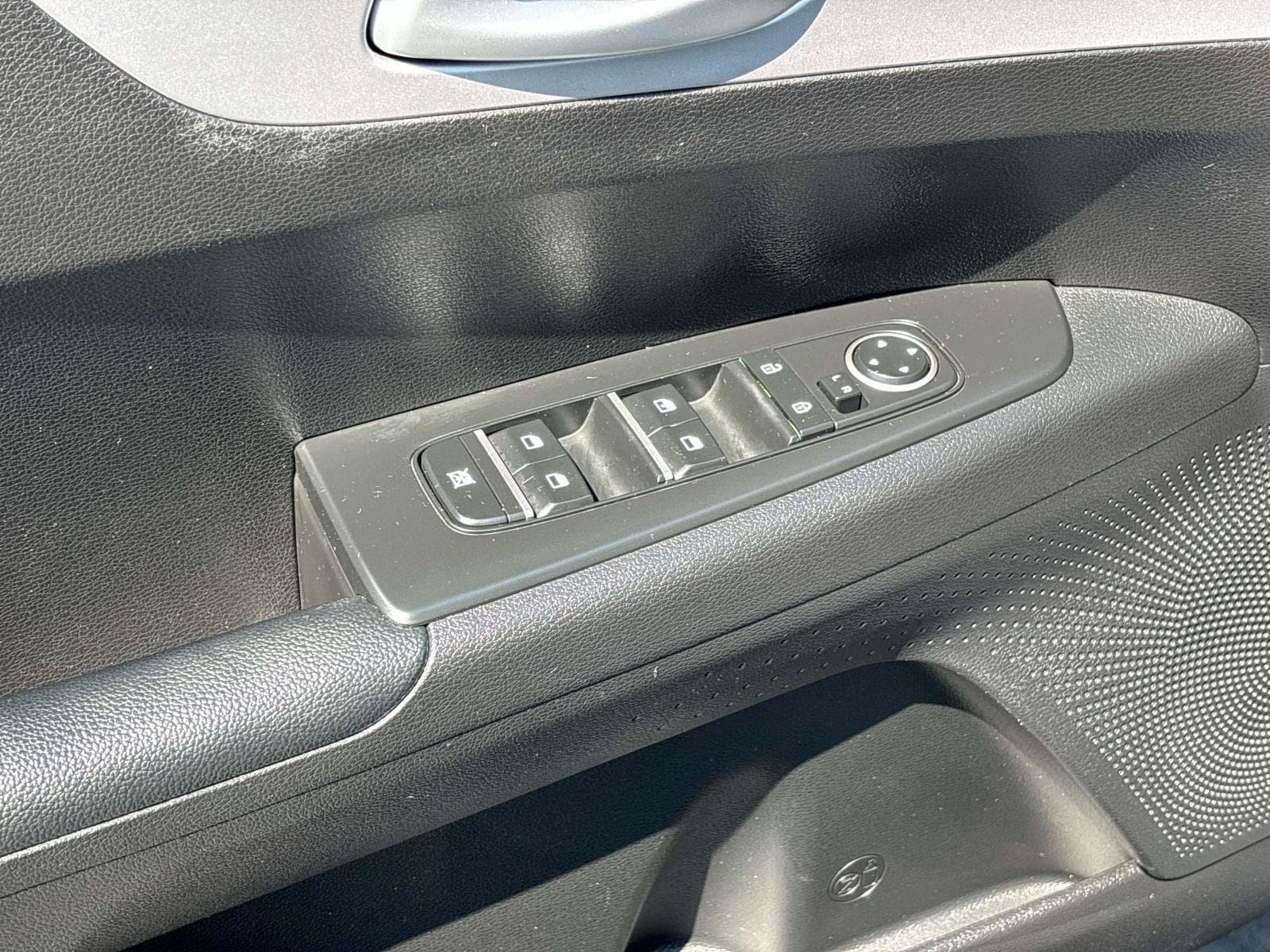 Used 2023 Kia Forte LXS w/ LXS Technology Package FWD image 17