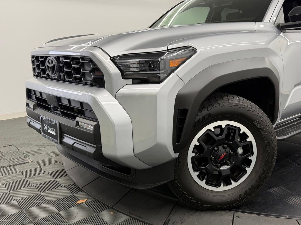Used 2025 Toyota 4Runner TRD Off-Road Premium AWD/4WD image 4