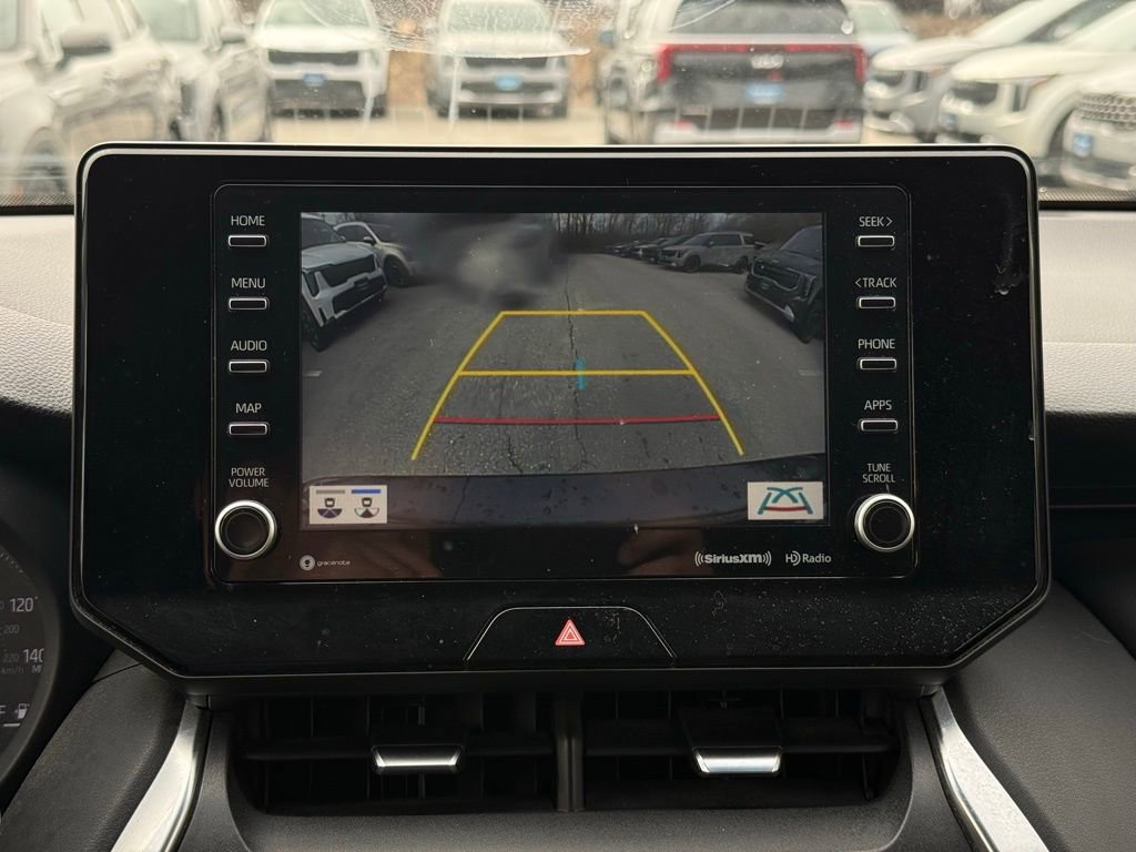 Used 2021 Toyota Venza LE image 29