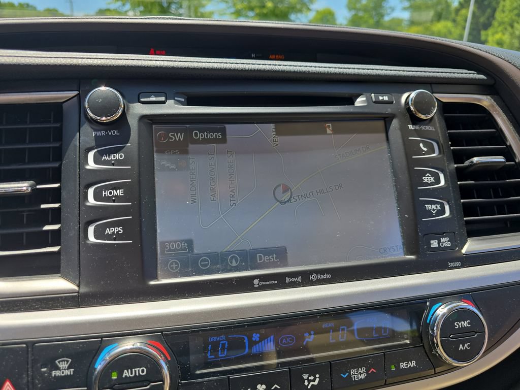Certified 2019 Toyota Highlander XLE AWD/4WD image 26