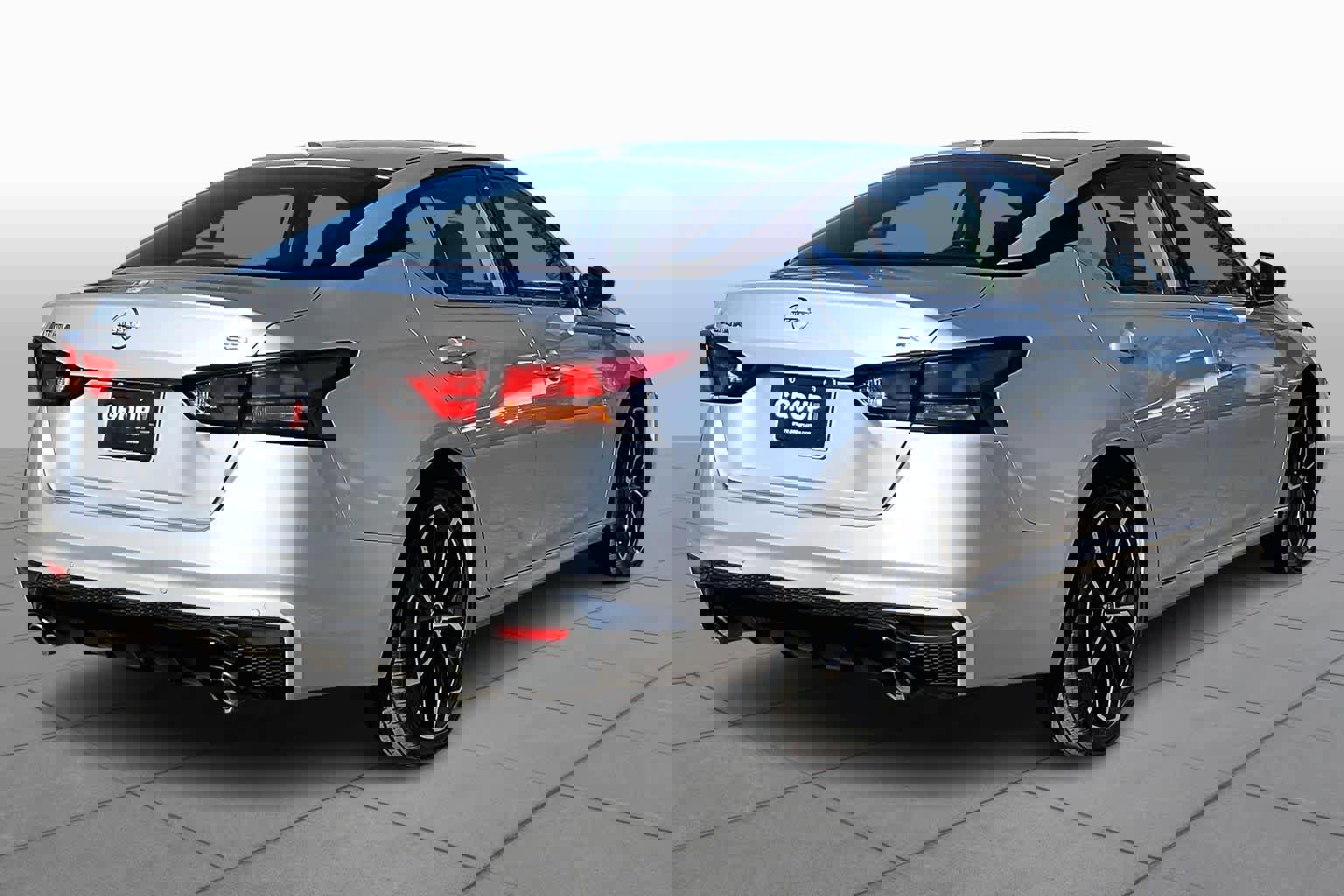 Used 2024 Nissan Altima 2.5 SR image 12