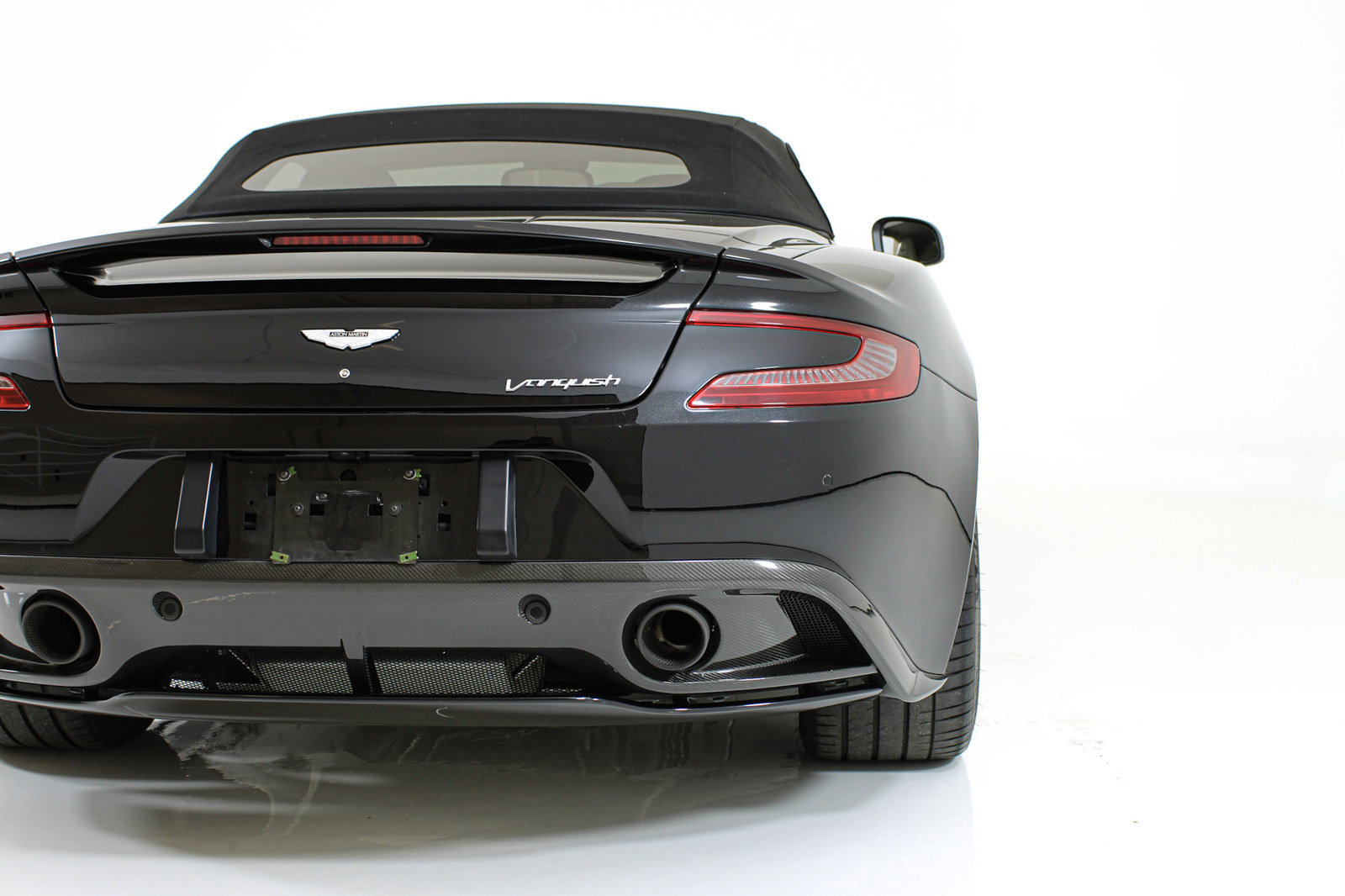 Used 2014 Aston Martin Vanquish Volante RWD image 28